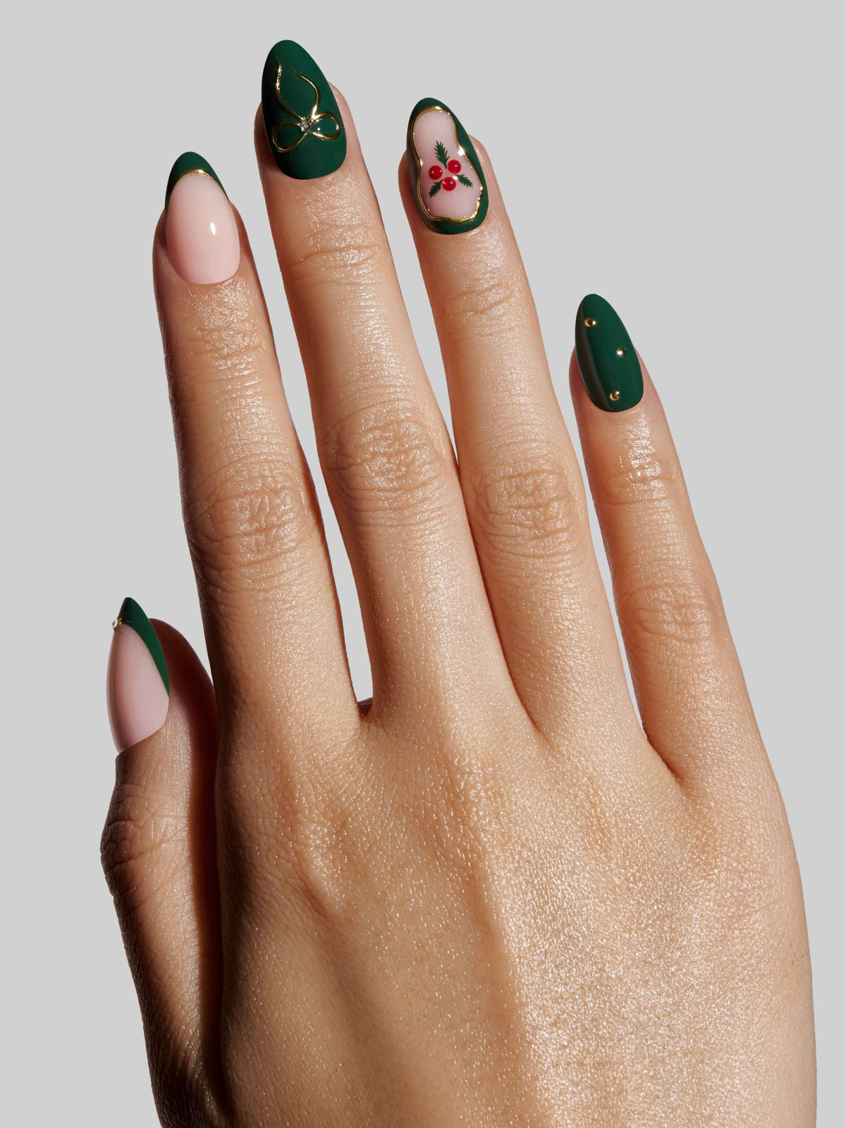 Celebritips Evergreen Ribbon Short Almond Press-On Nails Holiday 2026 NIB